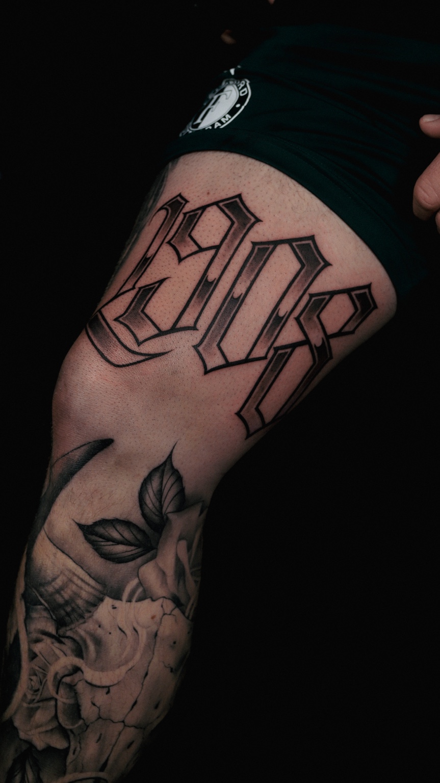 Tattoo werk van Mitch bij ILLIONAIRE Studios
